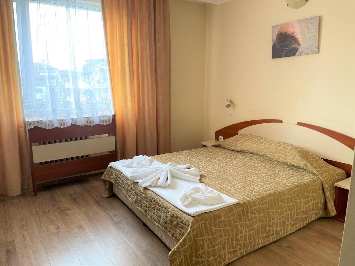 Family Hotel Central Burgas Bagian luar foto