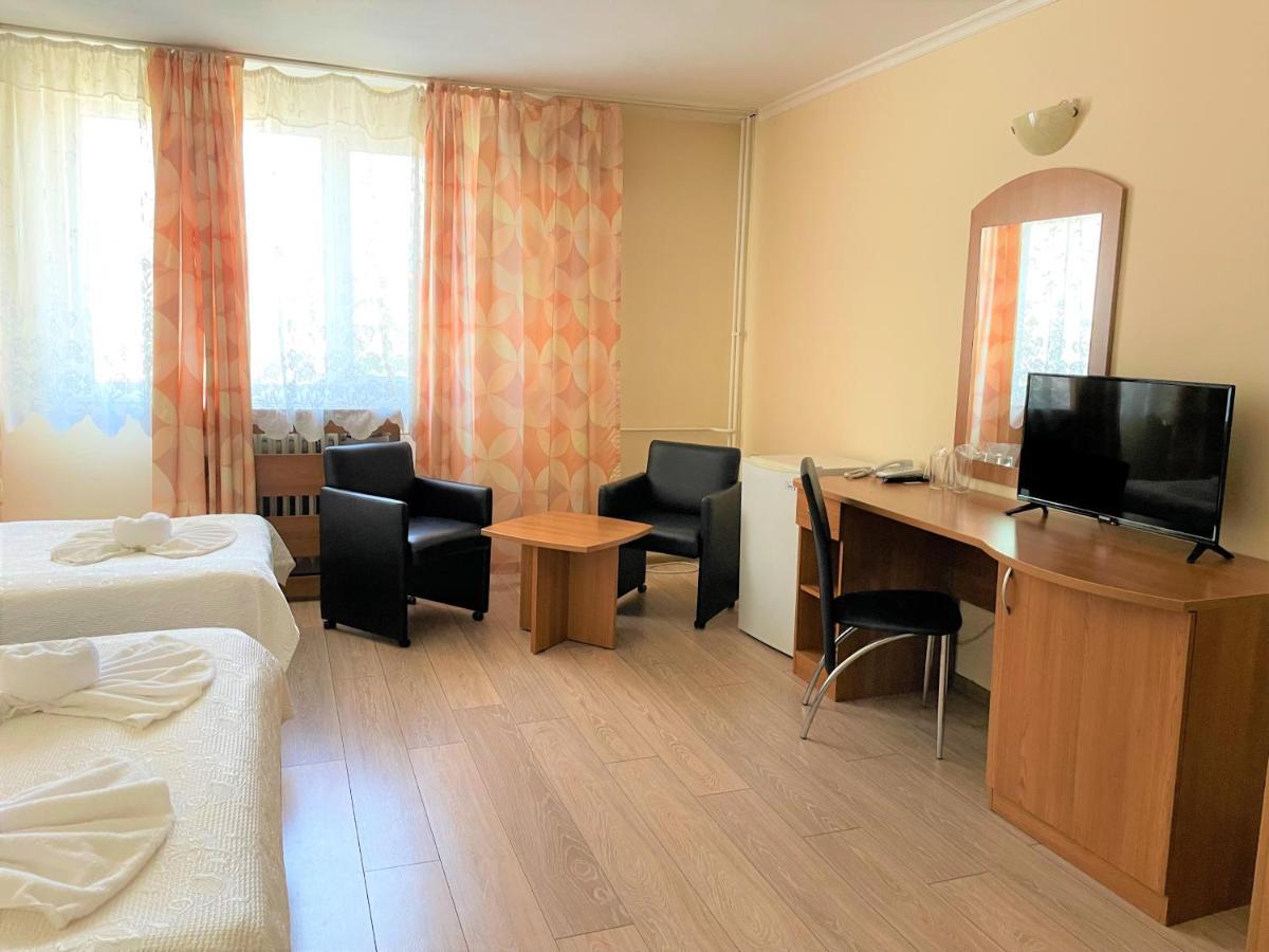 Family Hotel Central Burgas Bagian luar foto