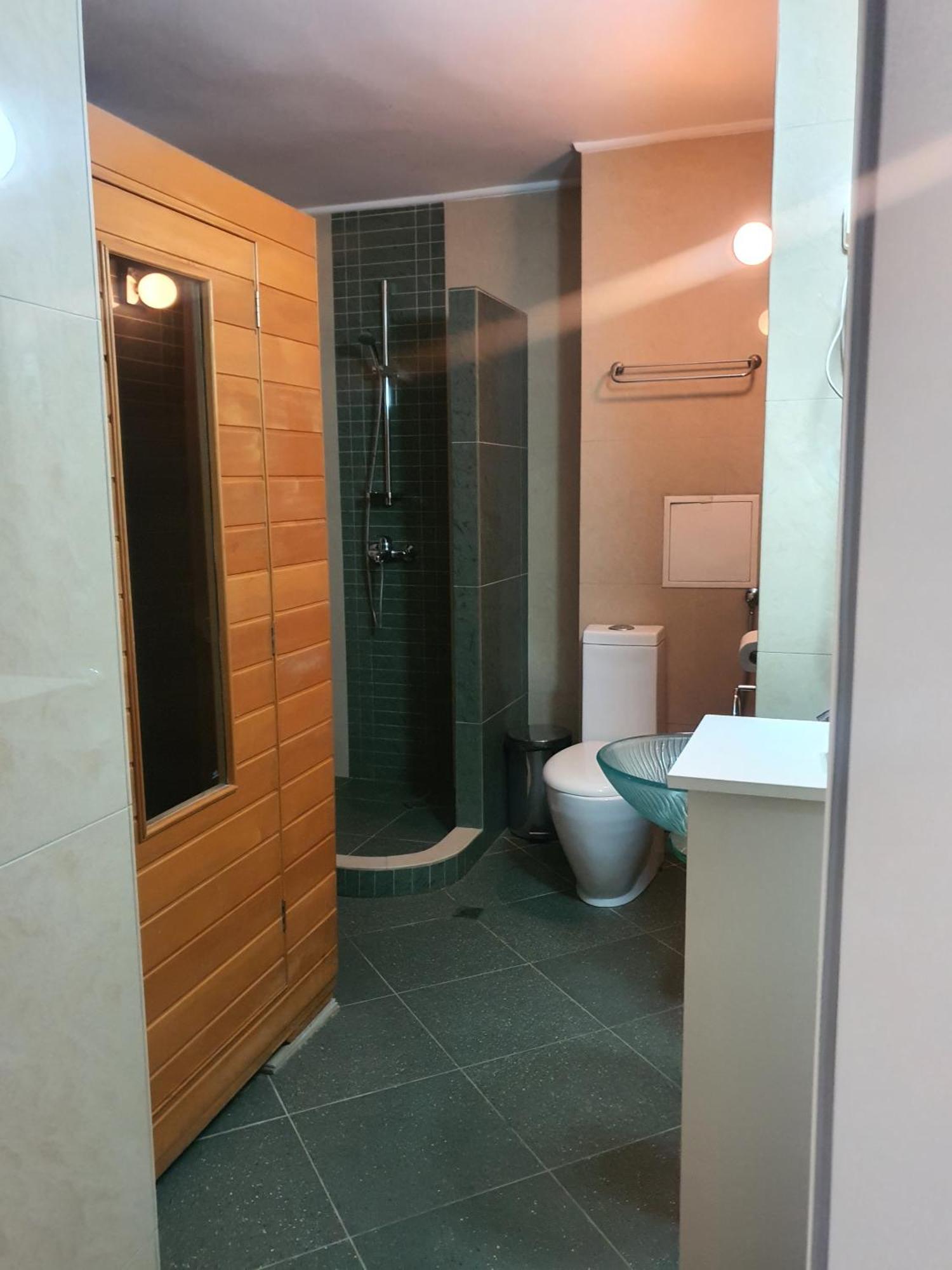Family Hotel Central Burgas Bagian luar foto