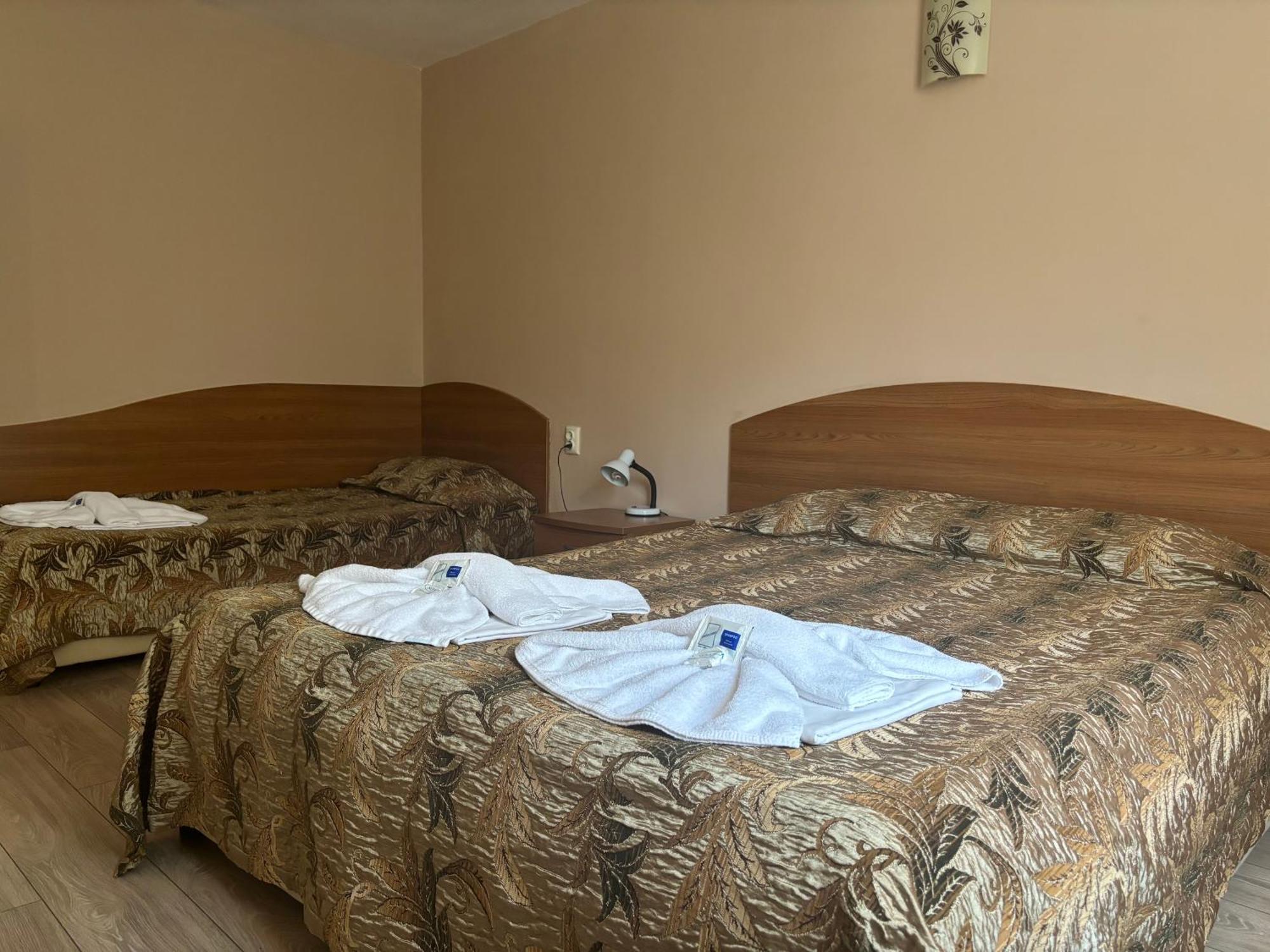Family Hotel Central Burgas Bagian luar foto