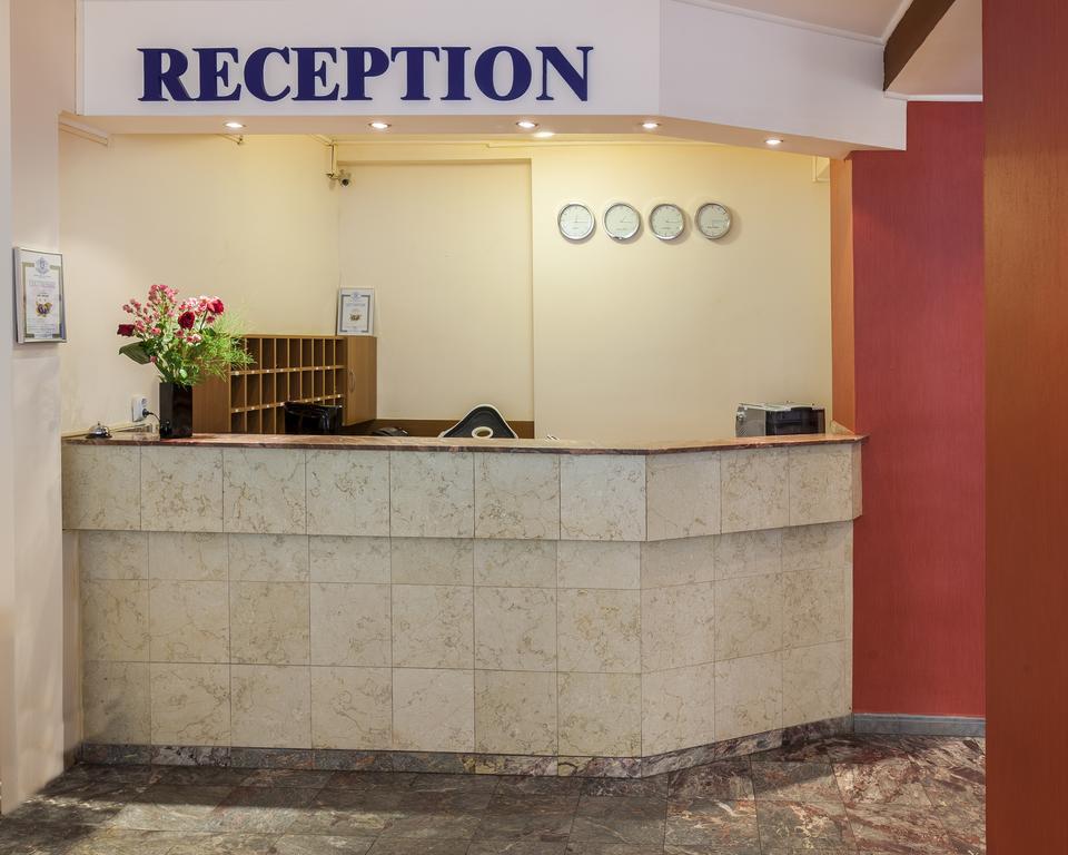 Family Hotel Central Burgas Bagian luar foto