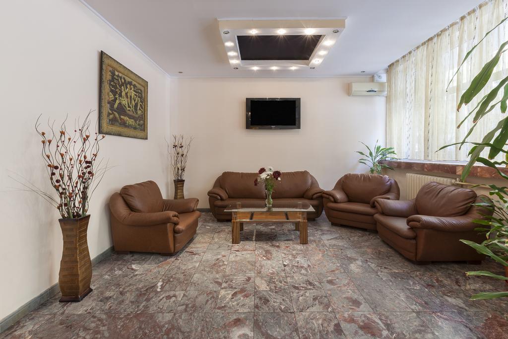 Family Hotel Central Burgas Bagian luar foto