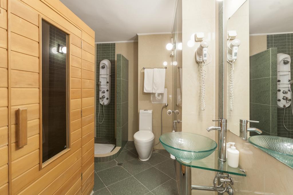 Family Hotel Central Burgas Ruang foto